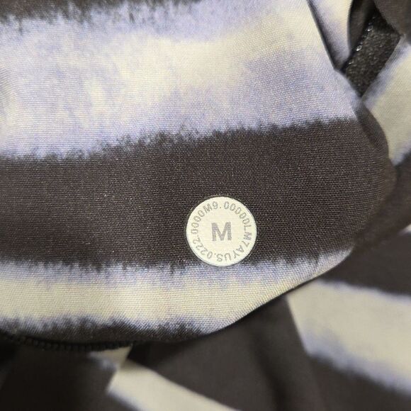 Lululemon Pool Short 7" Striped, Med - Picture 5 of 11